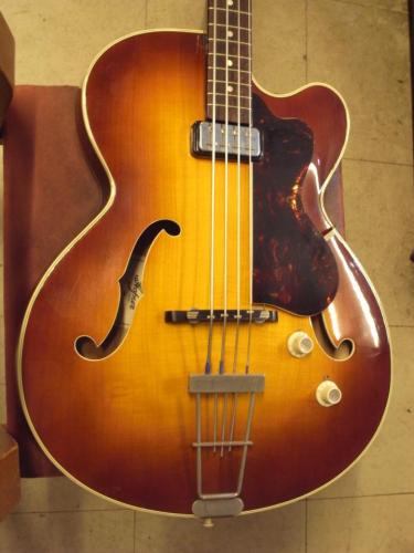 Hofner 500/3 Senator Bass (1960s)