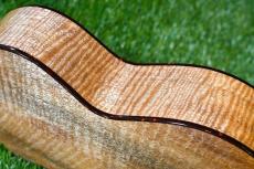 tkitki ukulele C-CUSTOM-CURLY MANGO Concert【S/N 1659】_12
