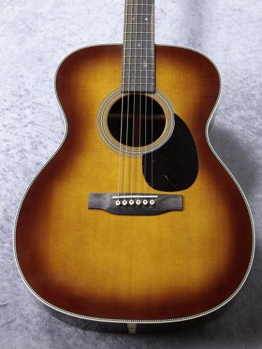 Martin 【新仕様個体】OM-28Standard  Aumbertone #2935117【送料当社負担・最大48回分割無金利】