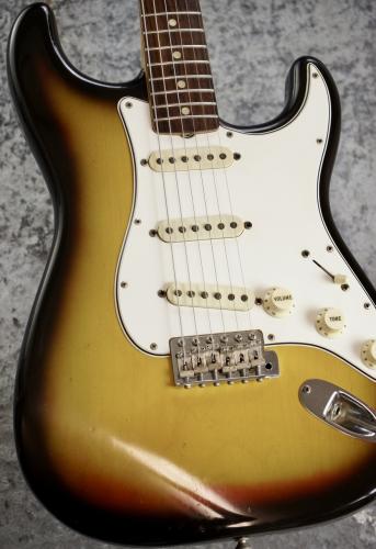 Fender 1965 Stratocaster / 3Tone Sunburst [3.63kg]