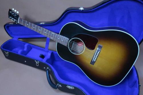 Gibson Custom Shop 1942 J-45 Banner Thin Finish / Script Logo・Banner Head・Nickel Kluson Peg・Adirondack Red Spruce Top・Mahogany Side and Back・19F-Joint・Rectangle Bridge and Long Saddle【With Original Case】2020