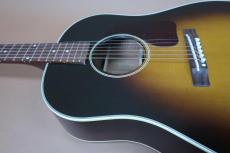 Gibson Custom Shop 1942 J-45 Banner Thin Finish / Script Logo・Banner Head・Nickel Kluson Peg・Adirondack Red Spruce Top・Mahogany Side and Back・19F-Joint・Rectangle Bridge and Long Saddle【With Original Case】2020_12