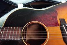 Gibson J-45 / Original Peg・Jacaranda Fingerboard and Belly Bridge・Straight Saddle・One Ring Rosette・Large Pick-guard・Spruce Top・Mahogany Side and Back【With Hard Case】 1957年製_10