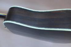 Cat's Eyes CE-2500 / Torch Inlay・U.S.A Grover 102G Peg・Ezo Spruce Top・Jacaranda Side and Back・ Snowflakes Cat’s Eye Inlay・Solid Abalone Trim and Rosette・Ebony Fingerboard and Long Saddle Bridge・本鼈甲 Pick guard 【W_3