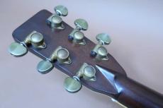 Cat's Eyes CE-2500 / Torch Inlay・U.S.A Grover 102G Peg・Ezo Spruce Top・Jacaranda Side and Back・ Snowflakes Cat’s Eye Inlay・Solid Abalone Trim and Rosette・Ebony Fingerboard and Long Saddle Bridge・本鼈甲 Pick guard 【W_9