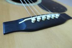 Cat's Eyes CE-2500 / Torch Inlay・U.S.A Grover 102G Peg・Ezo Spruce Top・Jacaranda Side and Back・ Snowflakes Cat’s Eye Inlay・Solid Abalone Trim and Rosette・Ebony Fingerboard and Long Saddle Bridge・本鼈甲 Pick guard 【W_14