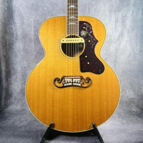 Gibson J-200