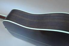 S.Yairi YD-303 / Original  S.yairi Peg・Solid Spruce Top・Side and Back Siam-Gaki (Ziricote)・Ebony Fingerboard and Bridge・White and Black Multi Binding・Under Finish Black Pick guard  【With Hard Case】  1976年製_4