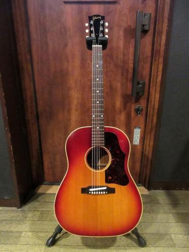 Gibson 1962 J-45 Cherry Sunburst