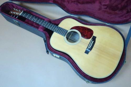 Martin D-28 CTM Brazilian / Limited Order of 19・Spruce Top・Brazilian Rosewood Side and Back・Old Decal Logo・Original peg・Herringbone Trim and Ivoroid Binding・Diamond Inlay・Ebony Fingerboard Long Saddle・【With 