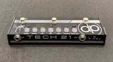 TECH21 DP-3X dUg Pinnick Signature Model_4