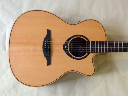 LAG Guitars THV30ACE