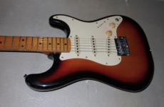 Fender STRATOCASTER_3