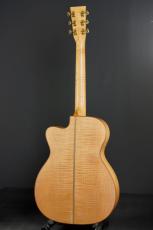 Martin OMC-42 Custom Flamed Maple_4