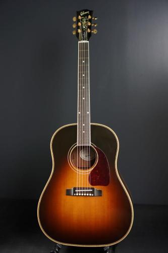 Gibson J-45 Custom