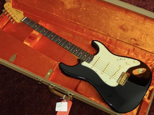 Fender Limited Edition American Vintage II '61 Stratocaster RW Black w/Gold Hardware