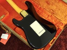 Fender Limited Edition American Vintage II '61 Stratocaster RW Black w/Gold Hardware_4