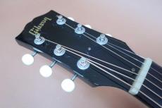 Gibson J-45VS / Vintage Sunburst・ Original Peg・Solid Spruce Top・Solid Mahogany Side and Back・Mahogany Neck・Rosewood Fingerboard・60s One Ring Rosette・Teardrop Pick guard【With Original Hard Case】2006年製_8