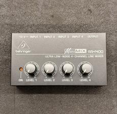 BEHRINGER MX400_2