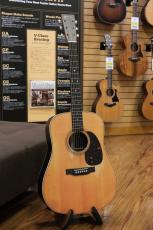 Martin D-28 Street Legend