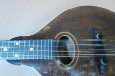 Gibson Style-A Flat Mandolin / Solid Arched Spruce Top・Solid Maple Side and Back・Mahogany Neck・Ebony Fingerboard・Original peg・Ivoroid Binding・Gibson Mandolin Guitar Label・Kalamazoo Made【With Kasuga Hard Case_12