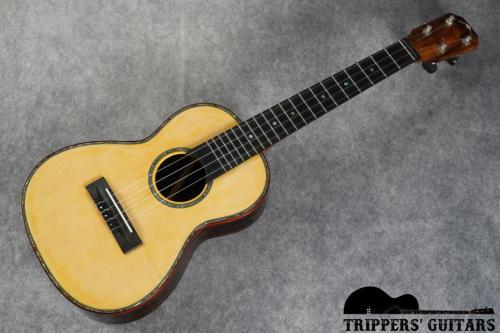 Kawika Tenor Custom (2005) 幻のウクレレの1つ、カヴィカのテナー入荷しました!