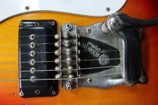 Mosrite ’65 The Ventures Model U.S.A / Zero fret Width at Brass Nut 40mm ・Basswood With German Curve Contour・Rosewood Fingerboard・ Vibrato unit and Roller Bridge 【With Original Alligator Case】  1990年製_16