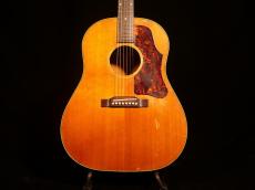 Gibson J-50【1956年製 満70歳を迎えた激シブのフォルム! 使用感やリペア歴がある為特別プライス! メンテナンス済ですのでプレーヤー重視の方にオススメです! 】解説試奏動画ご覧下さい。_2