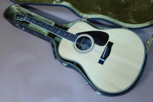 YAMAHA L-15 / Original Jumbo Body・Original TM-30G Peg・Solid Ezo SpruceTop・Solid Jacaranda Side and Back・Ebony Fingerboard・Tortoise Color Pick guard・With PSM II Pickup System・Signed Terry Nakamoto【With Origin