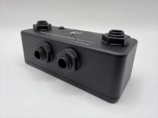 One Control Minimal Series Pedal Board Junction Box with BJF Buffer_2