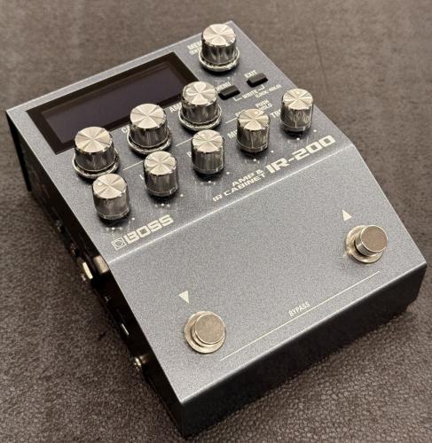 BOSS IR-200 Amp & IR Cabinet