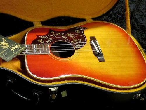 Gibson 1964 Hummingbird Sunburst