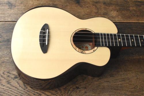 aNueNue Baritone Moon Bird aNN-UB200 