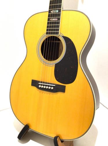 Martin Custom OOO-28 Adirondack Spruce