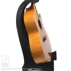 Larrivee C-19 Eagle Curly Maple_3