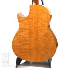 Larrivee C-19 Eagle Curly Maple_4