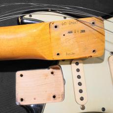 Fender Custom Shop 1960 Stratocaster Relic 3-Color Sunburst_10