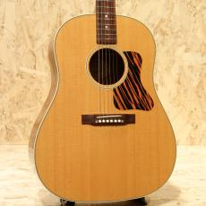Gibson J-35 2015