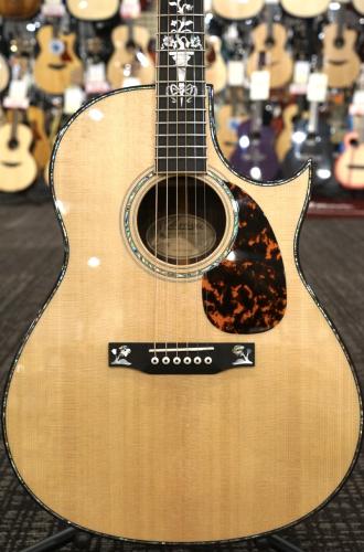 Larrivee 【決算セール】【個体演奏動画あり】C-10 Rose Lady S/N14270【芸術的インレイ】