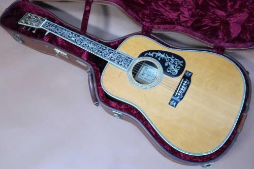 Martin D-50 Deluxe / Solid Bear claw Sitoka Spruce Top・Solid Brazilian Rosewood Side and Back・D-50 Style Tree of Life Inlay・Top Inlay Style Herringbone Pearl With Black / White/Black Fiber Inlay【With Origina