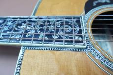Martin D-50 Deluxe / Solid Bear claw Sitoka Spruce Top・Solid Brazilian Rosewood Side and Back・D-50 Style Tree of Life Inlay・Top Inlay Style Herringbone Pearl With Black / White/Black Fiber Inlay【With Origina_12