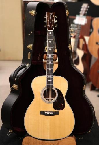 Martin  J-40 #2863657 【豪華でパワフル且つ抱えやすいモデル!】【48回無金利対象商品!】