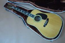 Martin D-45 / Solid Spruce Top・Solid Rosewood Side and Back・Vertical Logo・Solid Abalone Trim and Rosette・Hexagons Inlay・Mahogany 1P Neck・Ebony Fingerboard and Bridge【With Original Hard Case 】1985年製