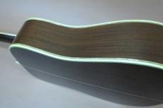 Martin D-45 / Solid Spruce Top・Solid Rosewood Side and Back・Vertical Logo・Solid Abalone Trim and Rosette・Hexagons Inlay・Mahogany 1P Neck・Ebony Fingerboard and Bridge【With Original Hard Case 】1985年製_4
