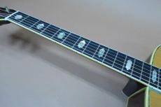 Martin D-45 / Solid Spruce Top・Solid Rosewood Side and Back・Vertical Logo・Solid Abalone Trim and Rosette・Hexagons Inlay・Mahogany 1P Neck・Ebony Fingerboard and Bridge【With Original Hard Case 】1985年製_9