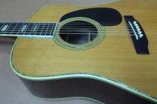 Martin D-45 / Solid Spruce Top・Solid Rosewood Side and Back・Vertical Logo・Solid Abalone Trim and Rosette・Hexagons Inlay・Mahogany 1P Neck・Ebony Fingerboard and Bridge【With Original Hard Case 】1985年製_13