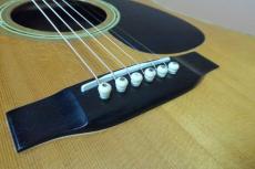 Martin D-45 / Solid Spruce Top・Solid Rosewood Side and Back・Vertical Logo・Solid Abalone Trim and Rosette・Hexagons Inlay・Mahogany 1P Neck・Ebony Fingerboard and Bridge【With Original Hard Case 】1985年製_14