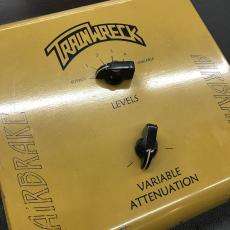 TRAIN WRECK AIRBRAKE ATTENUATOR