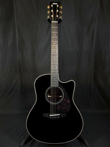 YAMAHA LLX26C ARE BL [SER:ILH109A]