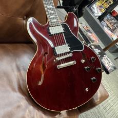 ES-335・タイプ、チェリーサンバースト系、赤/チェリー/ピンク系、白系